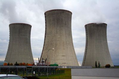 Cooling towers of Nuclear Power Station, fot. By Frettie (Own work) [GFDL (httpwww.gnu.orgcopyleftfdl.html) or CC BY 3.0